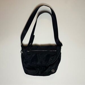 Lululemon zipper pouch bag!